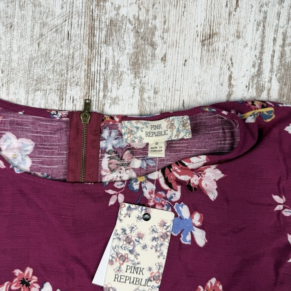 NWT Pink Republic Size S Womens Floral Short Sleeve Back Zip Lightweight Top - Picture 4 of 8